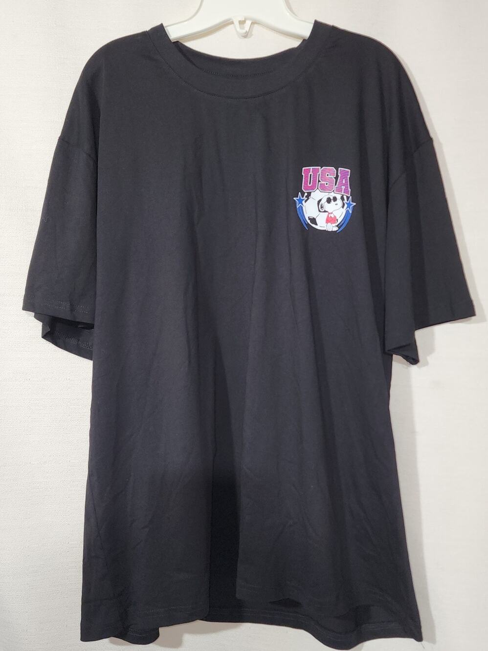 Snoopy ''Peanuts soccer club'' men's large shirt